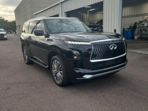 2025 INFINITI QX80 Luxe
