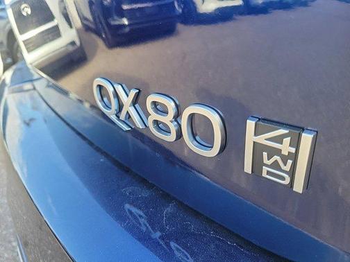 2025 INFINITI QX80 Luxe