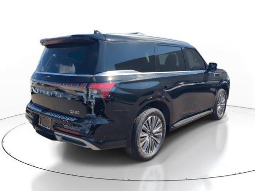2025 INFINITI QX80 Luxe