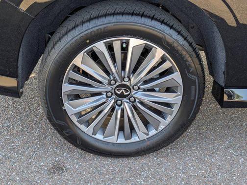 2025 INFINITI QX80 SENSORY AWD