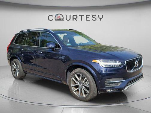 Magic Blue Metallic 2017 Volvo XC90 T6 Momentum