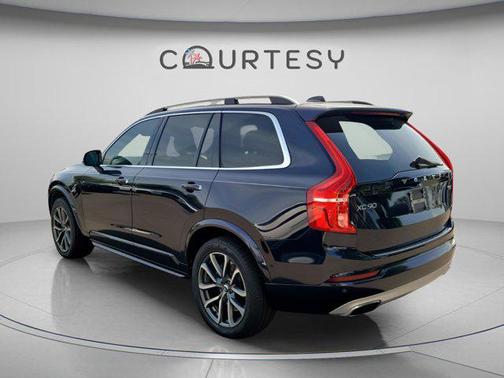 Magic Blue Metallic 2017 Volvo XC90 T6 Momentum