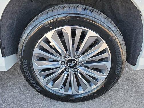 2025 INFINITI QX80 SENSORY AWD