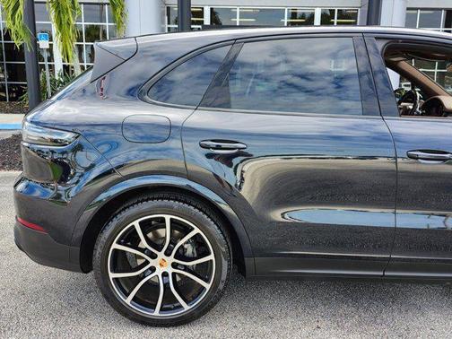 2023 Porsche Cayenne Platinum Edition