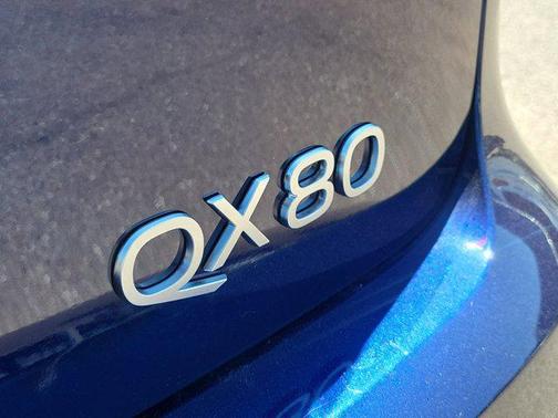 2025 INFINITI QX80 Luxe