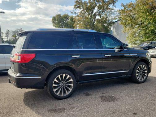 2019 Lincoln Navigator Select