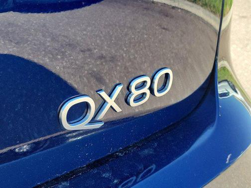 2025 INFINITI QX80 Luxe