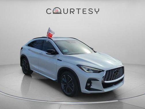 Radiant White 2025 INFINITI QX55 LUXE