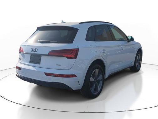 2024 Audi Q5 40 Premium Plus