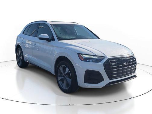 2024 Audi Q5 40 Premium Plus