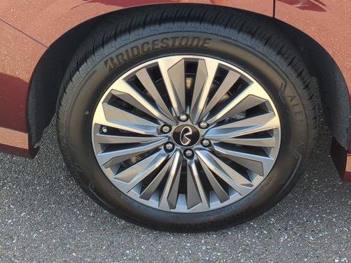 2025 INFINITI QX80 SENSORY AWD
