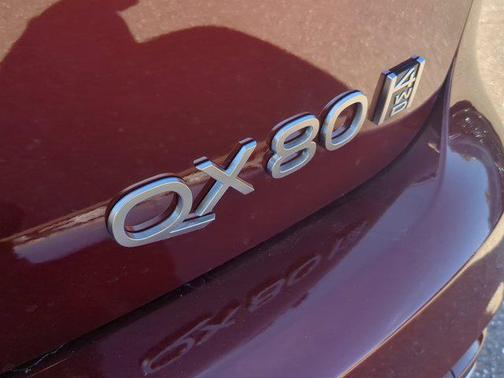 2025 INFINITI QX80 SENSORY AWD
