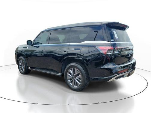 2025 INFINITI QX80 PURE