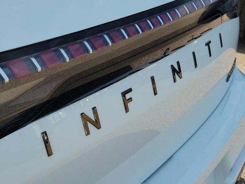 Radiant White 2026 INFINITI QX80 AUTOGRAPH AWD