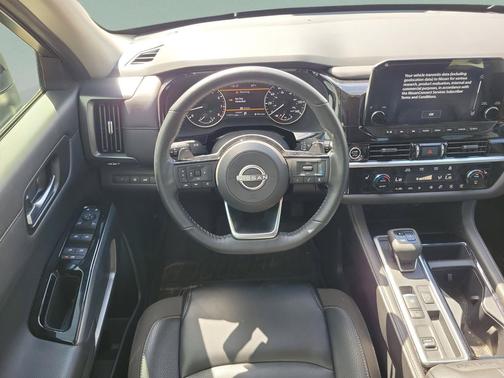 Solid Gray/Super Black 2024 Nissan Pathfinder SL FWD