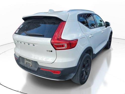 2020 Volvo XC40 T5 Momentum