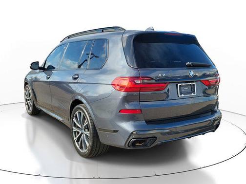 2021 BMW X7 M50i