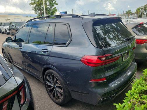 2021 BMW X7 M50i