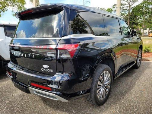 2025 INFINITI QX80 Luxe