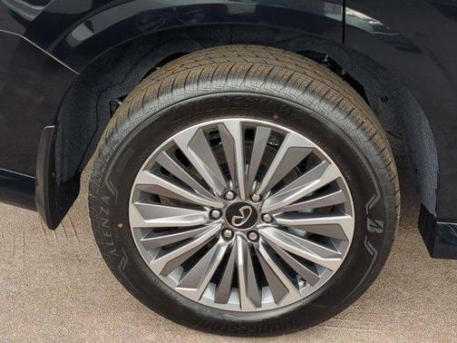 2025 INFINITI QX80 SENSORY AWD