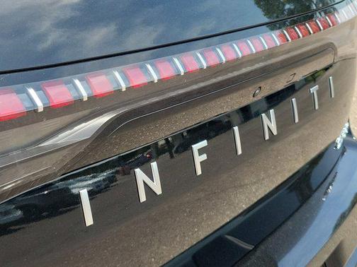 Black Obsidian 2026 INFINITI QX80 Luxe