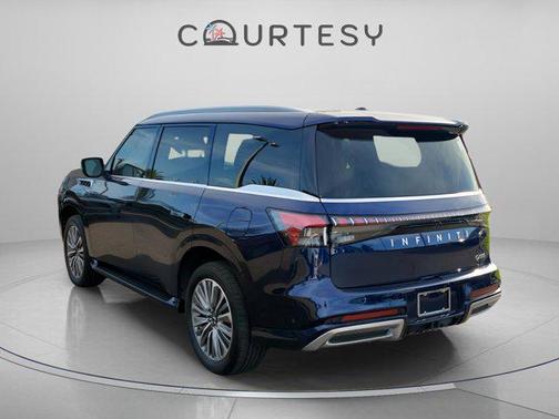 2025 INFINITI QX80 Luxe