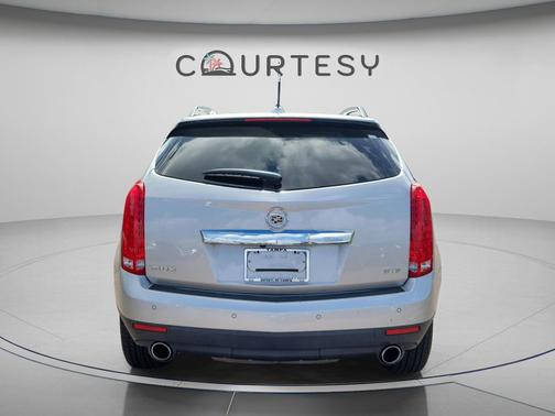 Radiant Silver Metallic 2016 Cadillac SRX Performance Collection