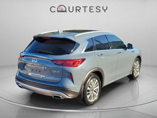 2023 INFINITI QX50 LUXE