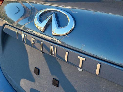 2023 INFINITI QX50 LUXE