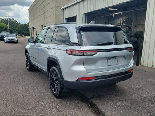 2024 Jeep Grand Cherokee Altitude