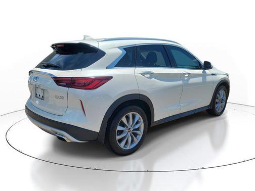2022 INFINITI QX50 LUXE