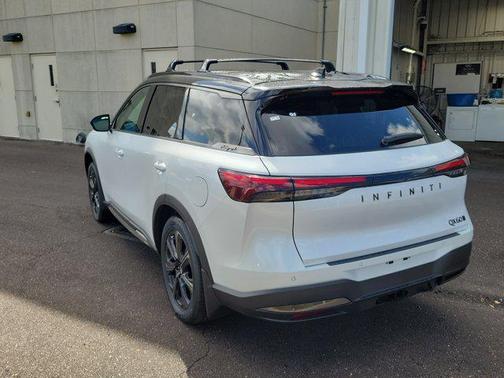Radiant White/Black Obsidian 2026 INFINITI QX60 AUTOGRAPH