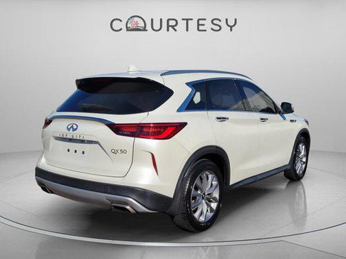 2022 INFINITI QX50 LUXE