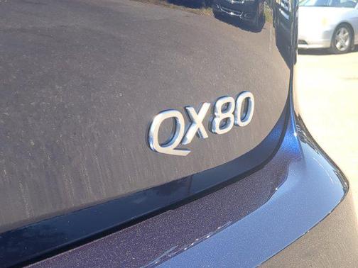 2025 INFINITI QX80 Luxe