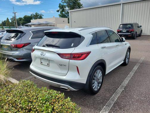 2023 INFINITI QX50 LUXE