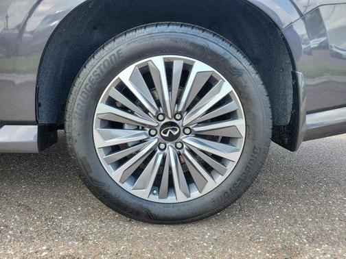 2025 INFINITI QX80 Luxe