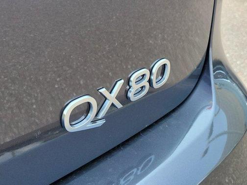 2025 INFINITI QX80 Luxe