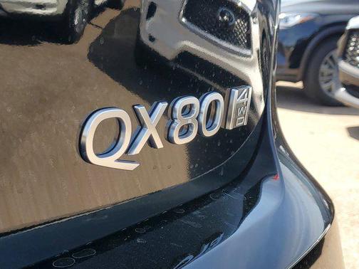 2025 INFINITI QX80 Luxe