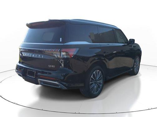 2025 INFINITI QX80 Luxe