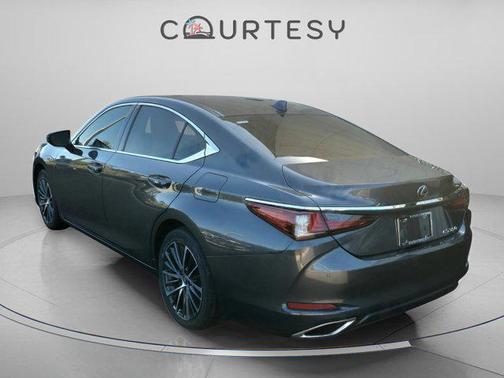 2022 Lexus ES 350 Base