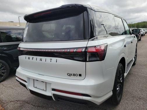 Radiant White/Black Obsidian 2026 INFINITI QX80 AUTOGRAPH AWD