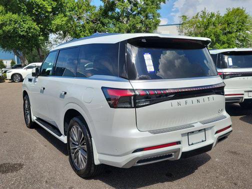 Radiant White 2026 INFINITI QX80 Luxe