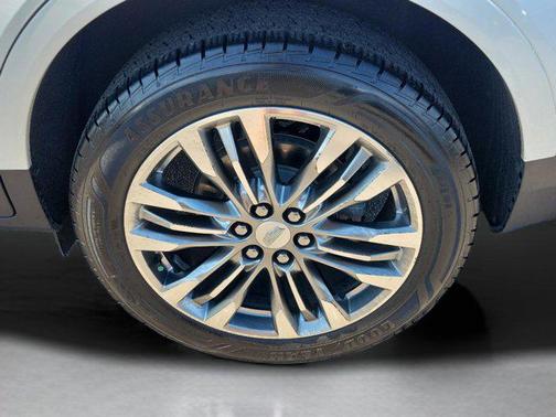 2017 Cadillac XT5 Premium Luxury