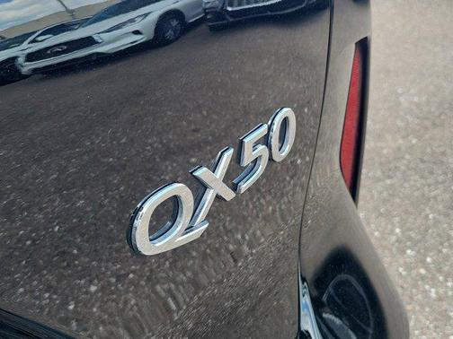 2022 INFINITI QX50 LUXE