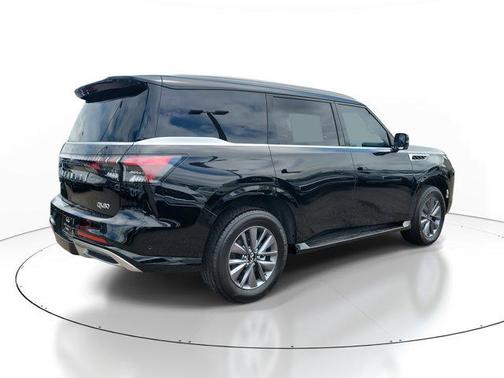 2025 INFINITI QX80 PURE