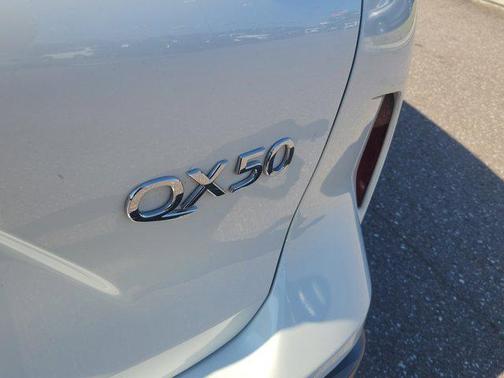 2022 INFINITI QX50 ESSENTIAL