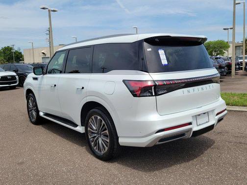 Radiant White 2026 INFINITI QX80 Luxe