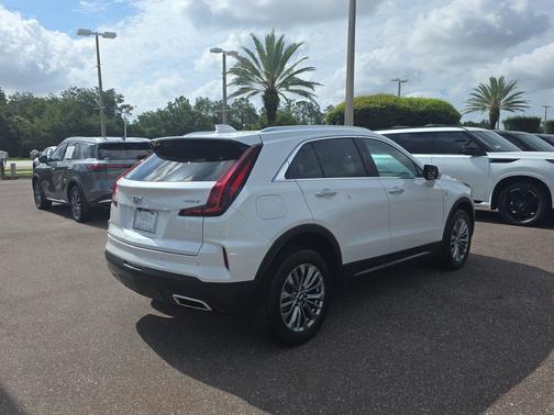 Crystal White Tricoat 2025 Cadillac XT4 Premium Luxury