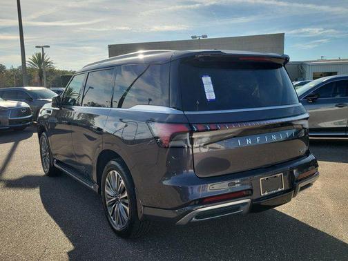 2026 INFINITI QX80 Luxe