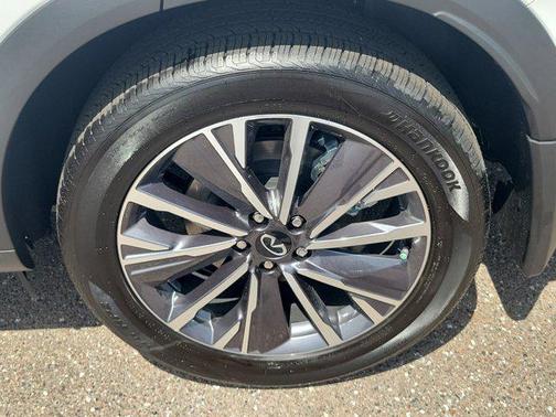 Radiant White 2027 INFINITI QX60 LUXE FWD